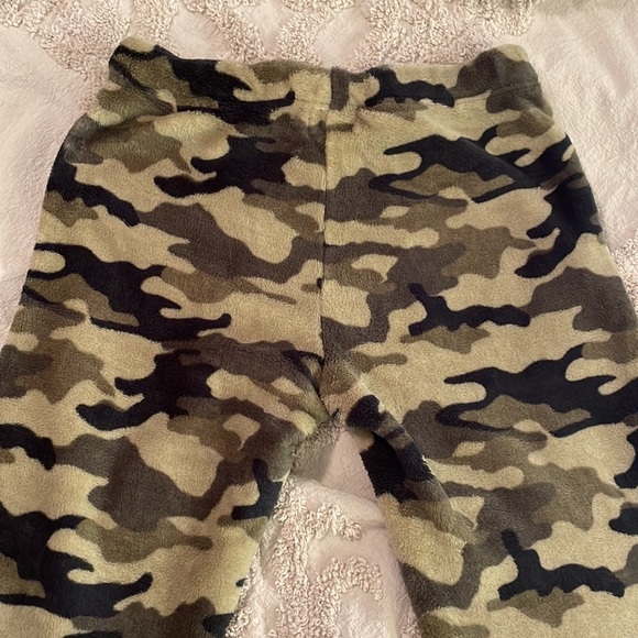 Fleece Camouflage Lounge Bottoms - Picture 6 of 7